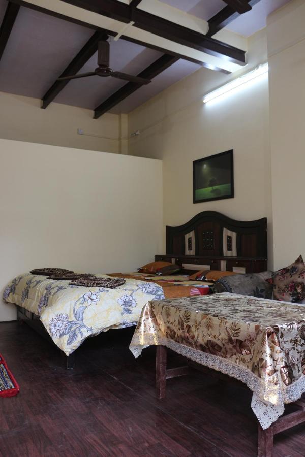 Mother Hostel Варанаси Экстерьер фото