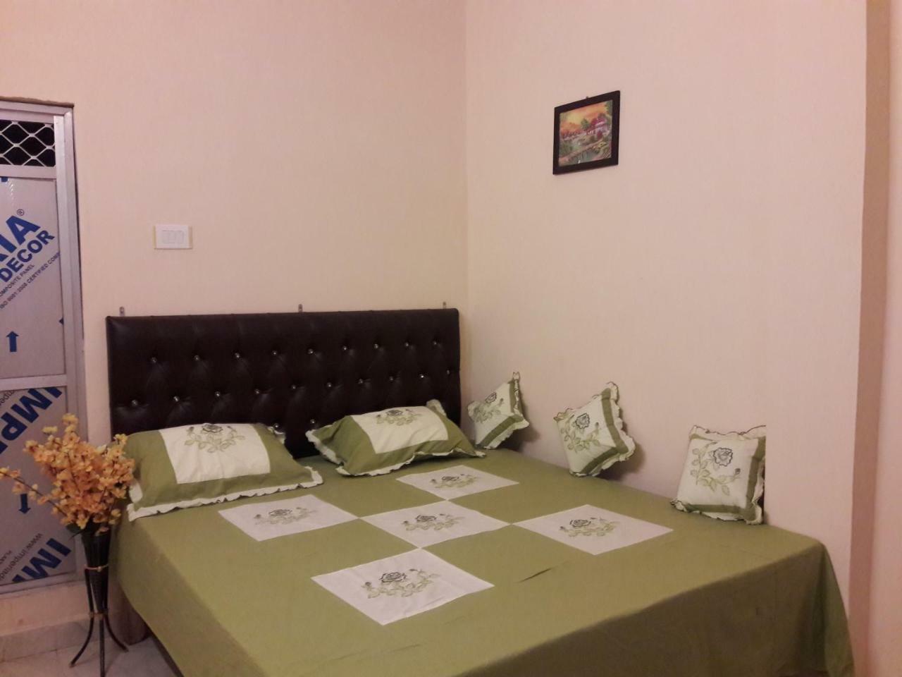 Mother Hostel Варанаси Экстерьер фото