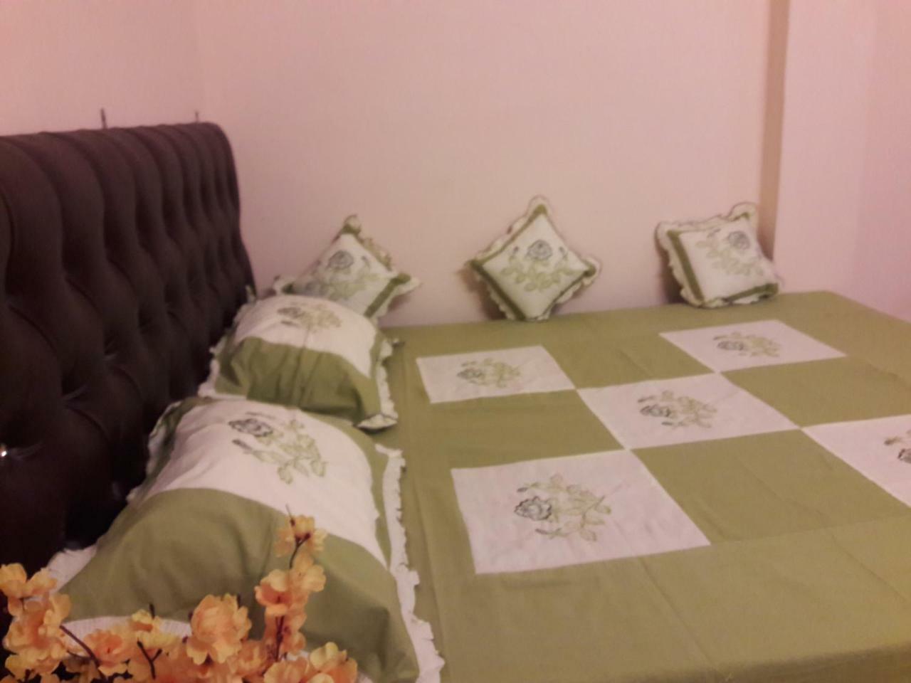 Mother Hostel Варанаси Экстерьер фото