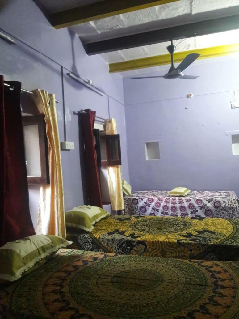 Mother Hostel Варанаси Экстерьер фото